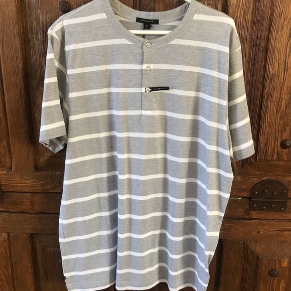 Travis Mathew Gray And White Henley XL - Picture 1 of 3